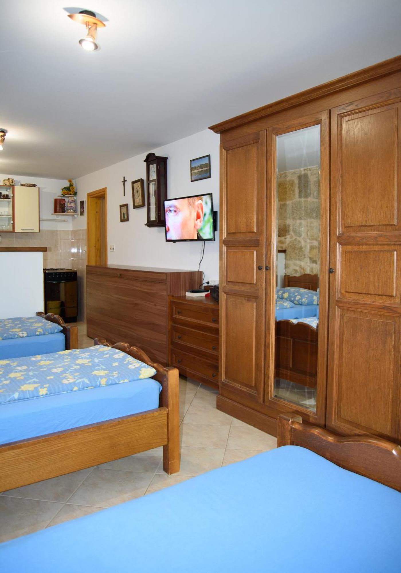 Apartments Cvitini Dvori Garjak Vrlika Екстериор снимка