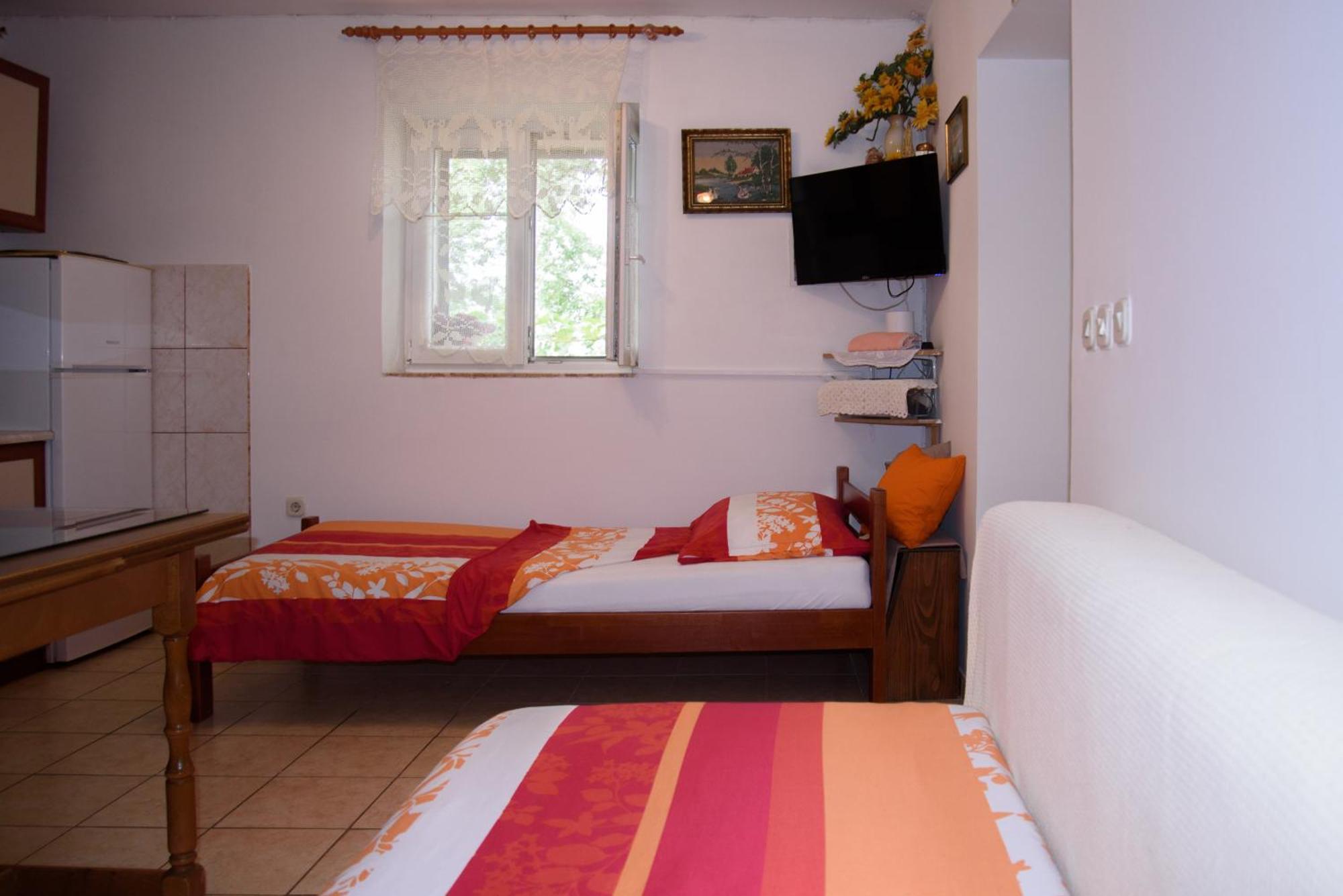 Apartments Cvitini Dvori Garjak Vrlika Екстериор снимка