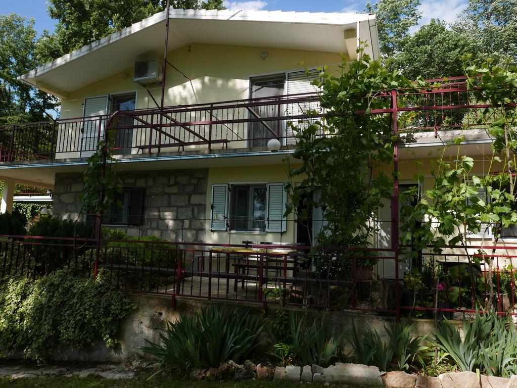Apartments Cvitini Dvori Garjak Vrlika Екстериор снимка