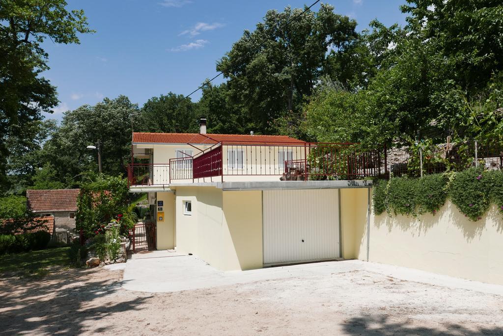 Apartments Cvitini Dvori Garjak Vrlika Екстериор снимка
